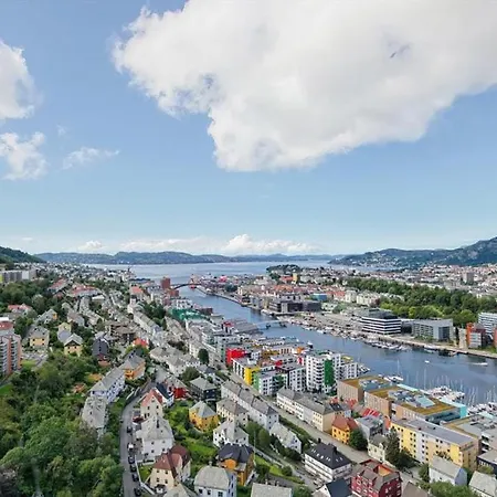 Cozy Modern With Stunning Views & Location Apartment Bergen
