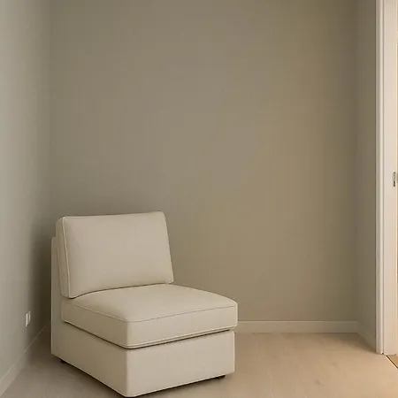 Cozy Modern With Stunning Views & Location Apartment *