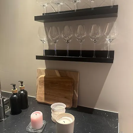 Διαμέρισμα Cozy Modern With Stunning Views & Location *
